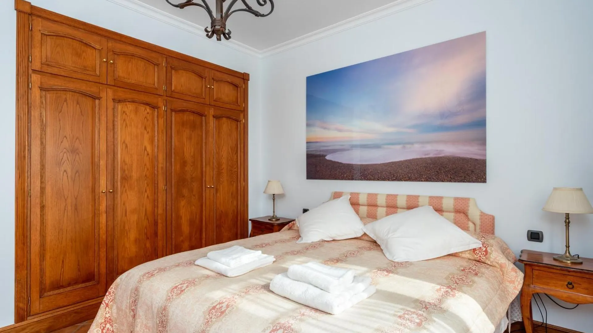 Luxury Villa In Guadalmina マルベーリャ