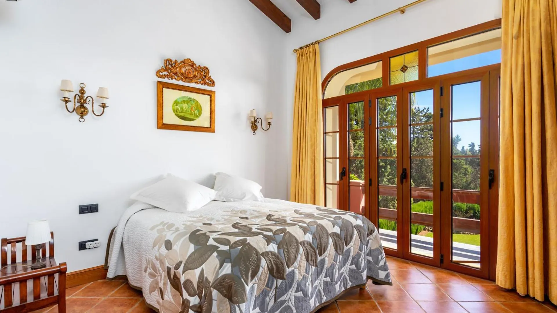 Luxury Villa In Guadalmina マルベーリャ