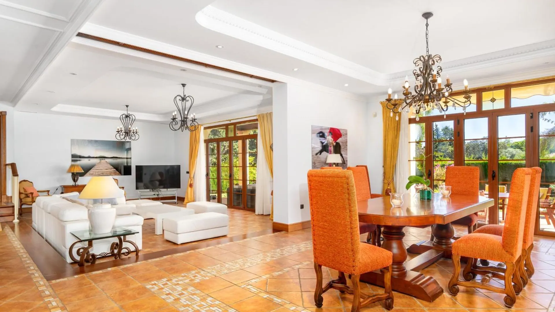 Luxury Villa In Guadalmina マルベーリャ