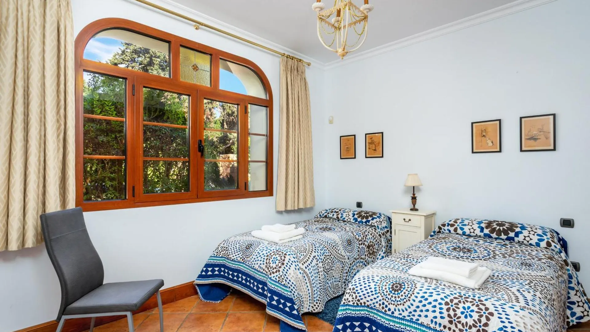 Luxury Villa In Guadalmina マルベーリャ 0*,  スペイン
