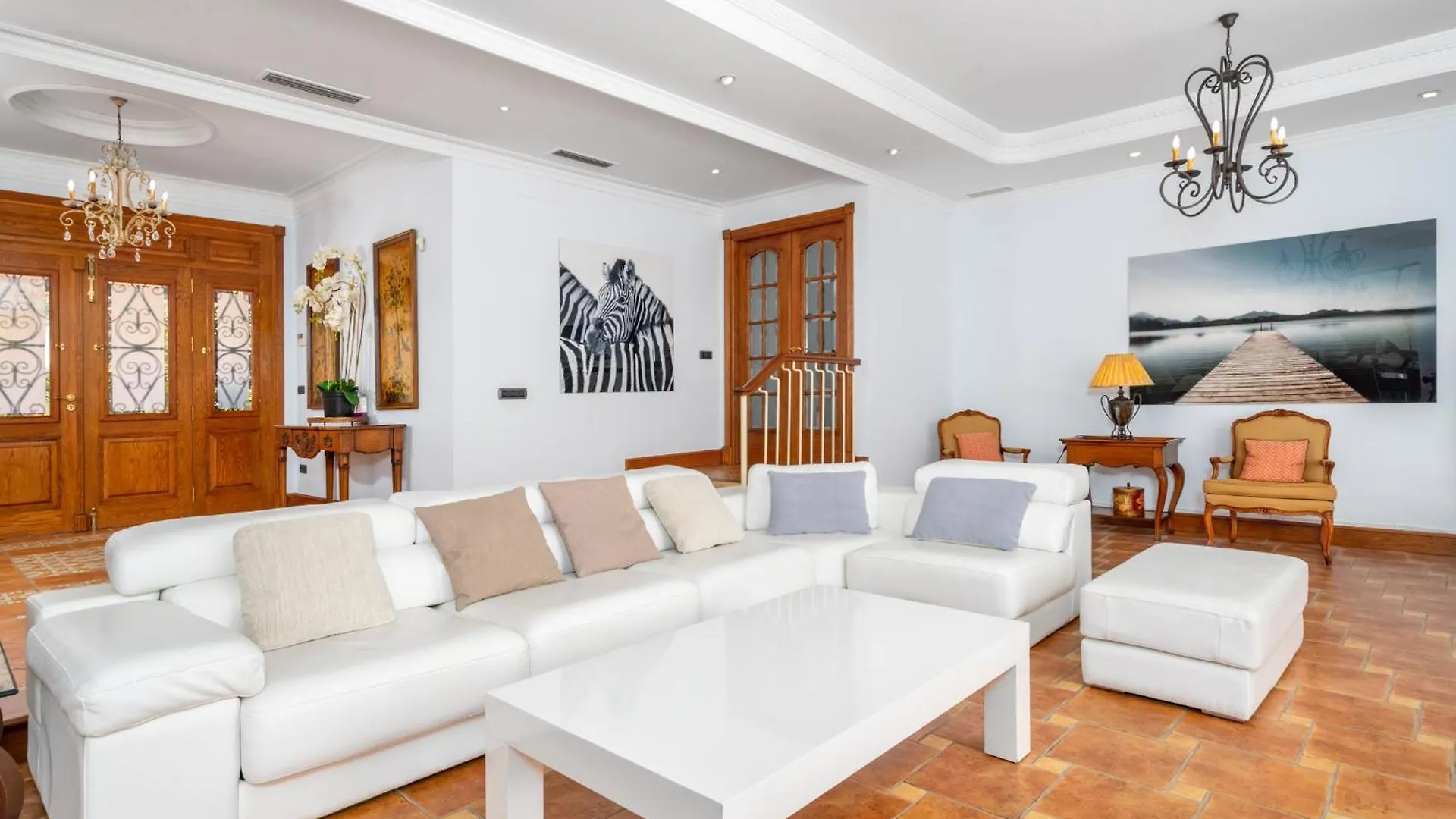 Luxury Villa In Guadalmina マルベーリャ