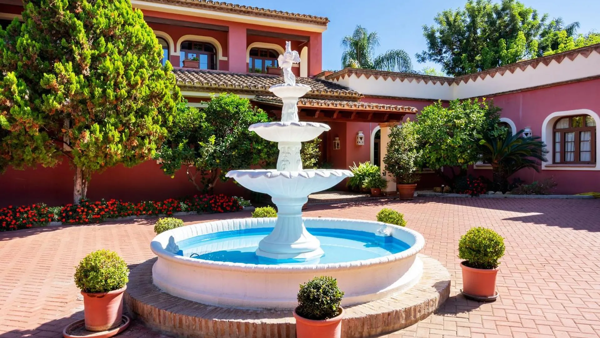 Luxury Villa In Guadalmina マルベーリャ スペイン